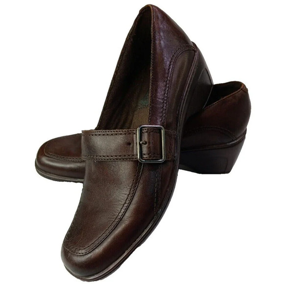 Clarks Slip On Leather Loafers Buckle Square Heel Size 8M 84646 Classic Comfort - Picture 1 of 10
